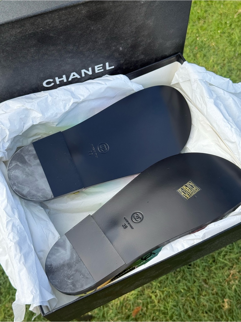 Chanel "Dad Sandals" from the Resort 2023 collection - Picture 4 of 5